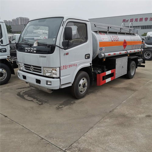 東風(fēng)流動加油車與5噸油罐車 濮陽上戶服務(wù)全解析，助力攪拌車高效運(yùn)營